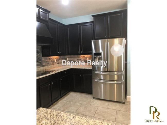 Foto del edificio - Beautiful 4 bedroom 2 bath 3 car garage home!