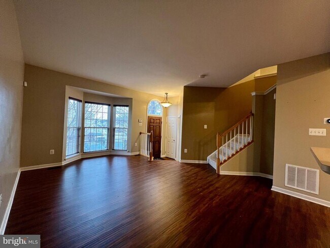 Foto del edificio - 97 Riparian Ln