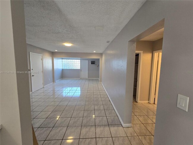 Building Photo - 1 bedroom in North Miami FL 33160