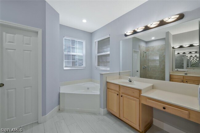 Foto del edificio - 8413 Hollow Brook Cir