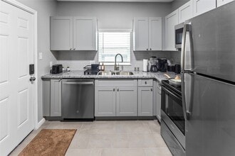 Building Photo - 2824 Blodgett St