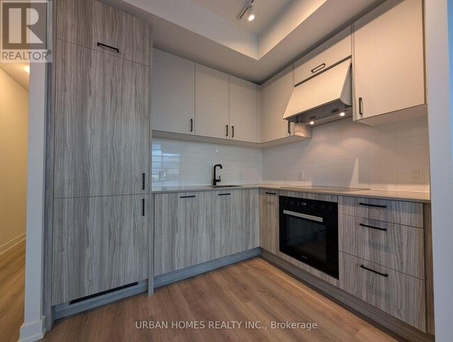 Building Photo - 5 Quarrington Ln