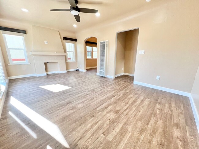 Building Photo - 235 Pomona Ave