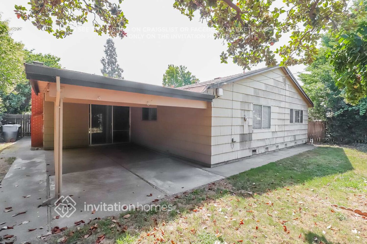 Building Photo - 2808 Notre Dame Dr