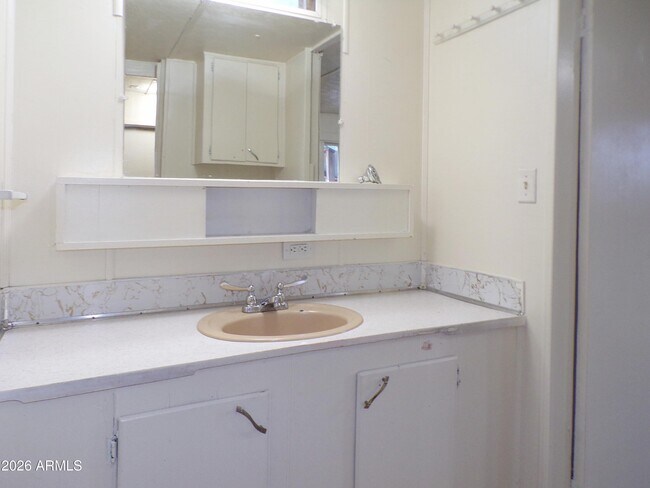 Foto del edificio - 5046 E Hereford Rd