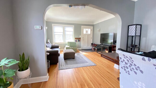 Living Room - 3815 24th Ave S