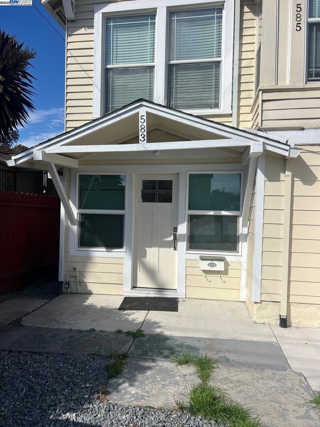 Building Photo - 583 8th St