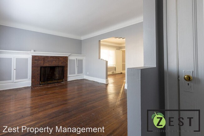 Building Photo - 3 br, 1 bath Apartment - 15051 Wildemere 1...