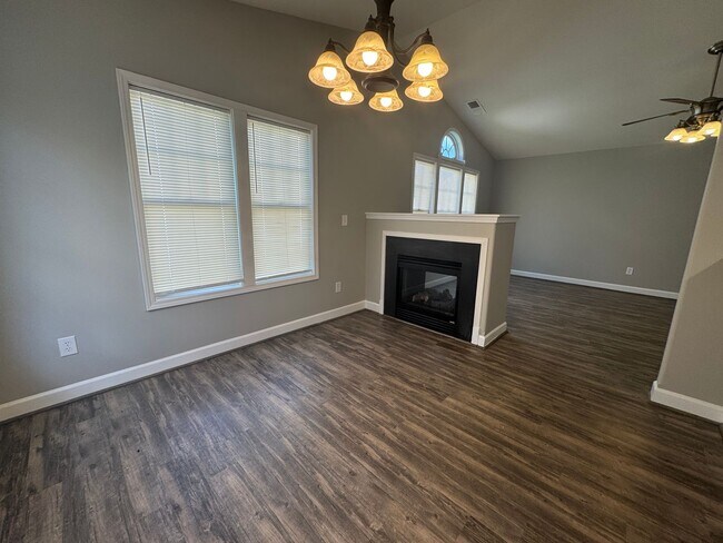 Building Photo - 124 Crestwood Dr