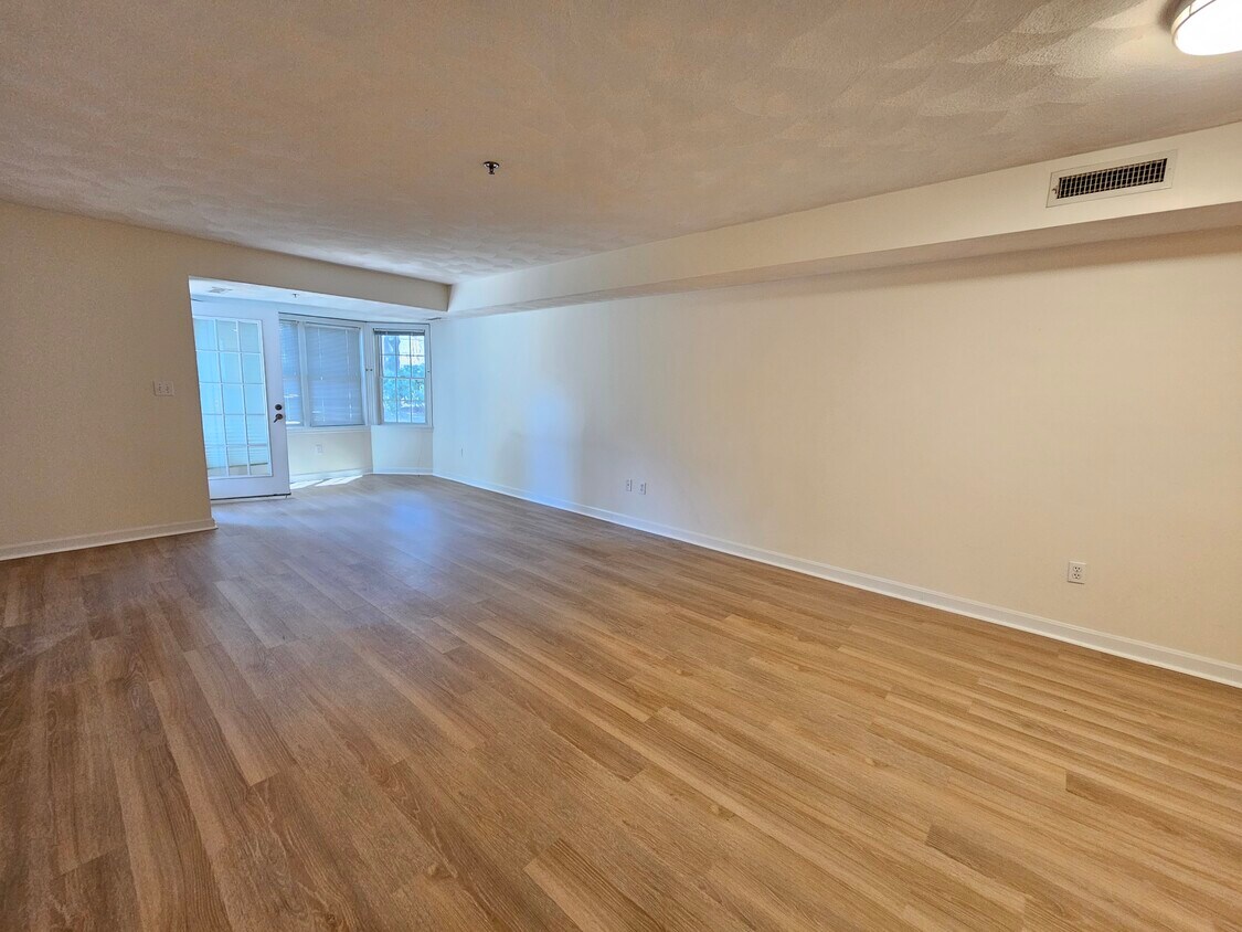Foto principal - 661 Lowell St