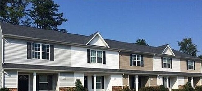 Building Photo - Spacious 4 bedroom, 2 full bath, 2 story town home