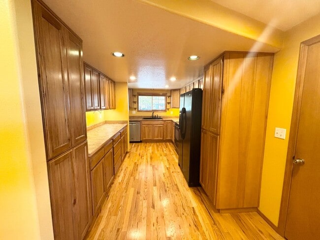 Building Photo - Cozy 3 Bedroom Home is Oregon City with a ...