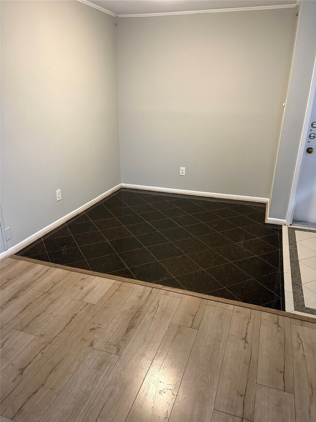 Building Photo - 3055 Walnut Bend Ln