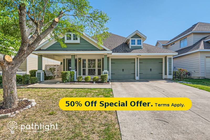 Foto principal - 9909 Old Field Dr