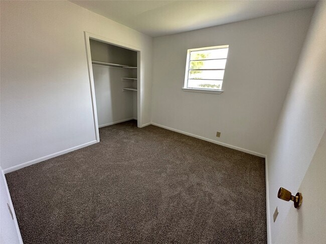 Building Photo - 101 S Burdette Ave