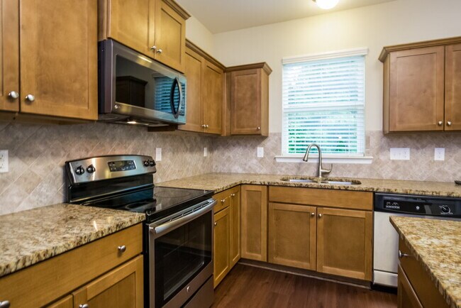 Building Photo - 430 Darbys Run Ct