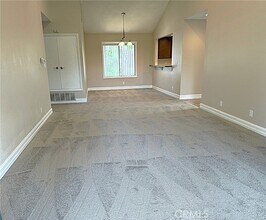 Building Photo - 545 S Ranch View Cir