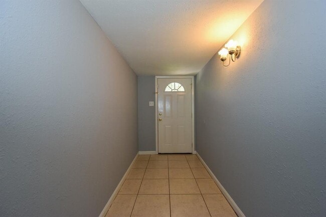 Building Photo - 4631 Lochshin Dr