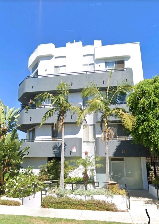 Photo - 100 S Hayworth Ave Apartment