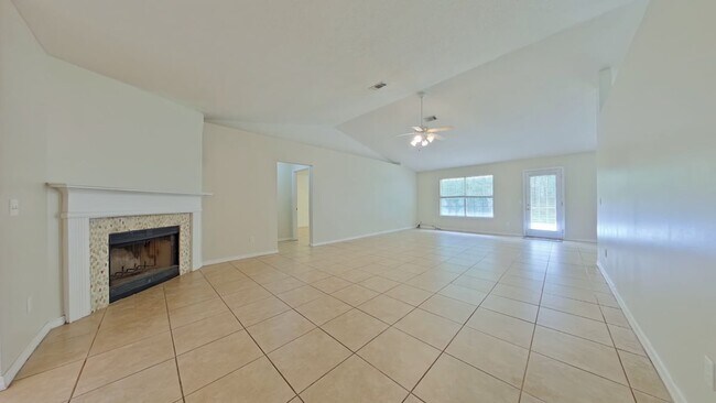 Foto del edificio - 143 Steeplechase Dr