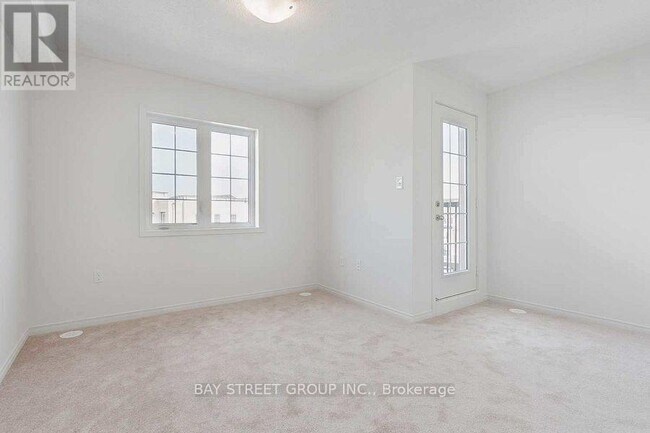 Photo du bâtiment - 2378 Chevron Prince Path