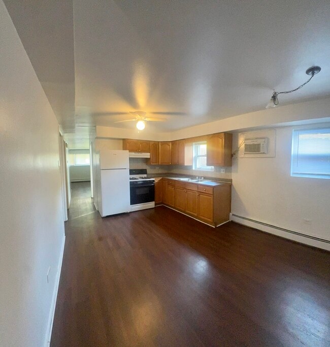 Building Photo - 1619 N 35th Ave