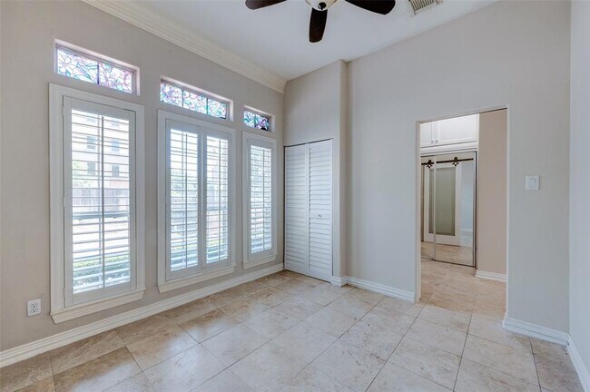 Building Photo - 1811 Gentryside Dr