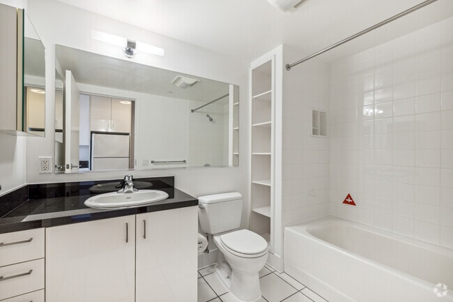 Jr. 1BR, 1BA- 478SF - 1190 Mission at Trinity Place