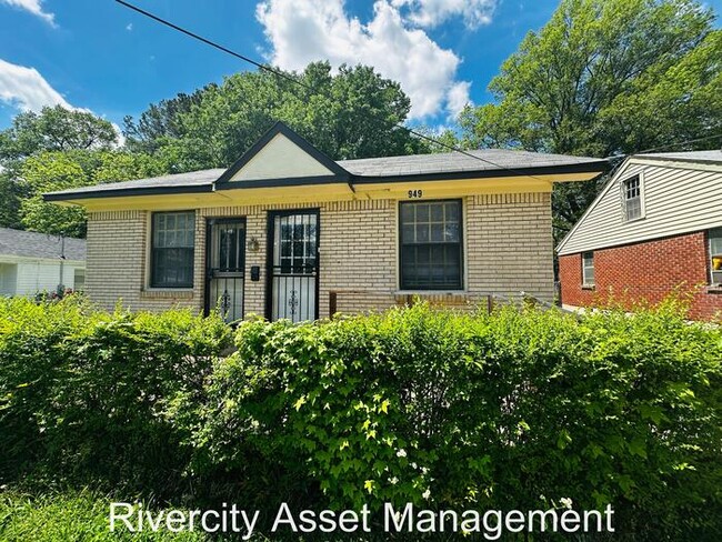 A Must See Nestled In The 38111 !!!!! HABL... - A Must See Nestled In The 38111 !!!!! HABL... House