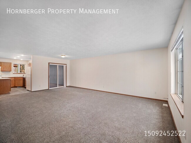 Foto del edificio - 8809 N Pamela St