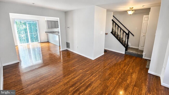 Foto del edificio - 1660 Willowwood Ct