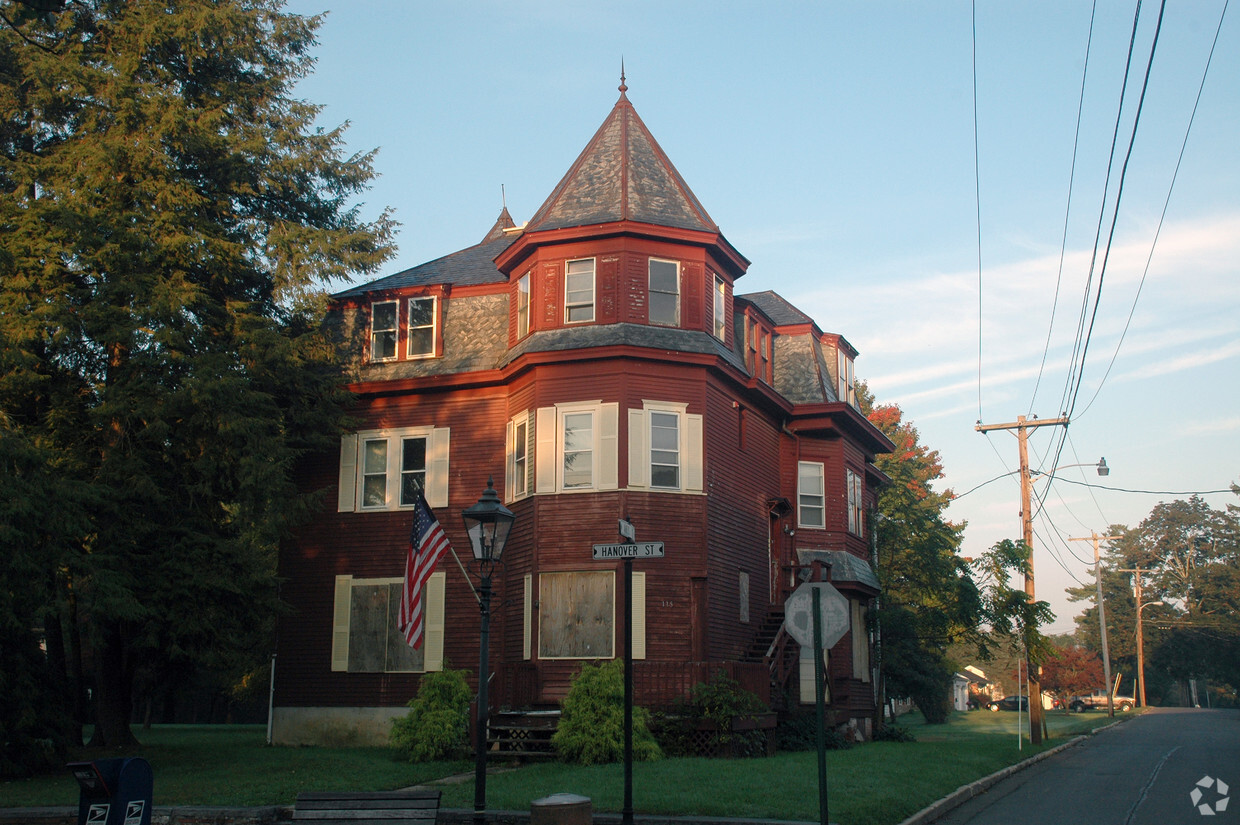 Primary Photo - 115 Hanover St