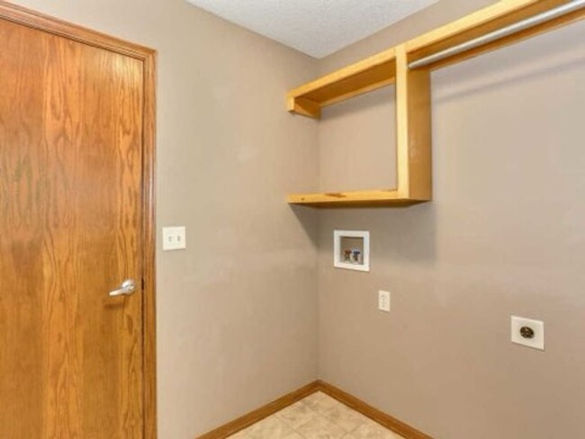 Foto del edificio - 5 Bedroom Home In Derby