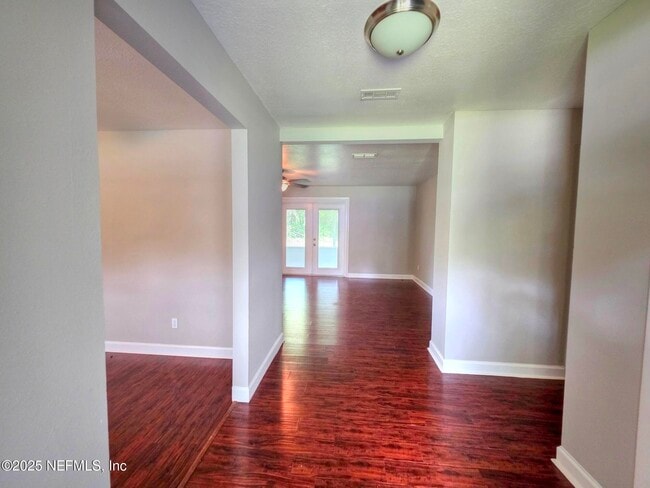 Foto del edificio - 3212 Blair Dr
