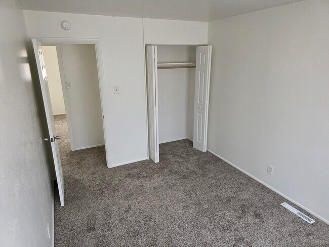 Foto del edificio - 3001 Azalea St