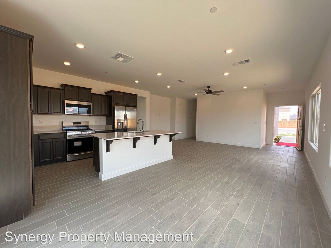 3 br, 2 bath House 3416 Birchmont Way House for Rent in Shafter, CA