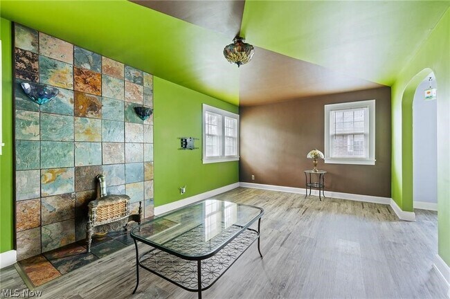 Foto del edificio - 4222 Chester Dr