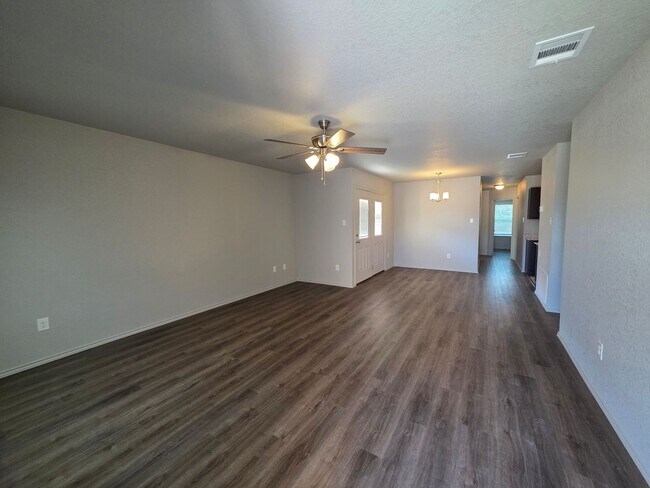 Foto del edificio - 3 Bedroom / 2 Bath Duplex Copperas Cove