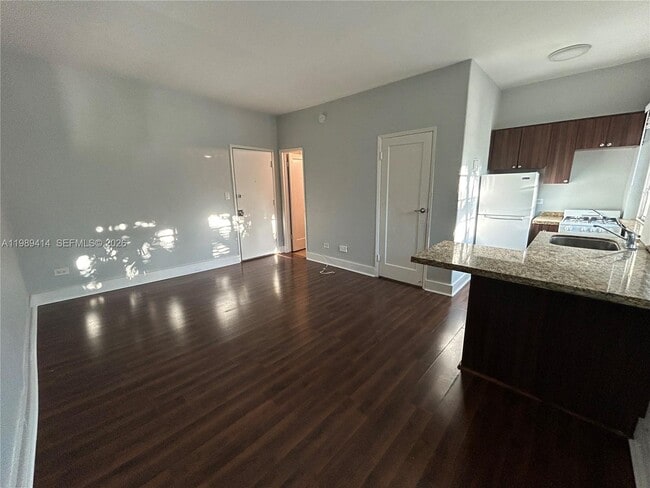 Foto del edificio - 1005 Pennsylvania Ave