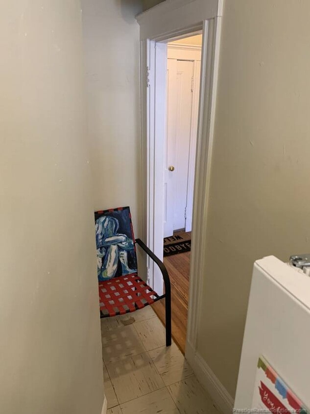 Primary Photo - 224 Kelton St