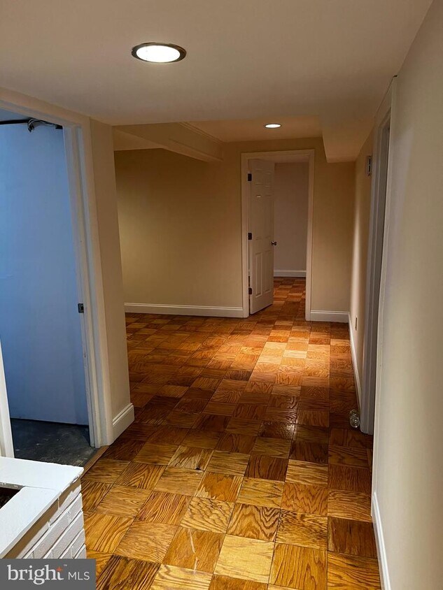 Foto principal - 10107 Dickens Ave