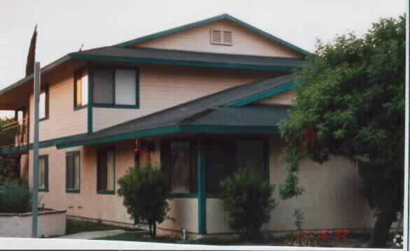 Building Photo - 107 S Poe St