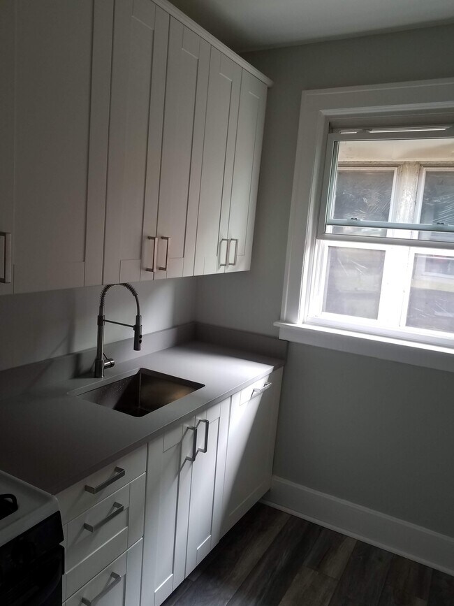 Kitchen Sink - 5834 4th St