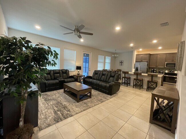 Foto del edificio - 1438 N River Cir