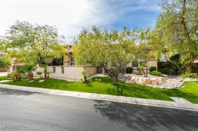 Building Photo - 1704 Cypress Manor Dr
