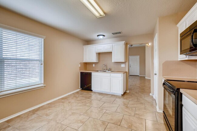 Building Photo - Charming one story home!