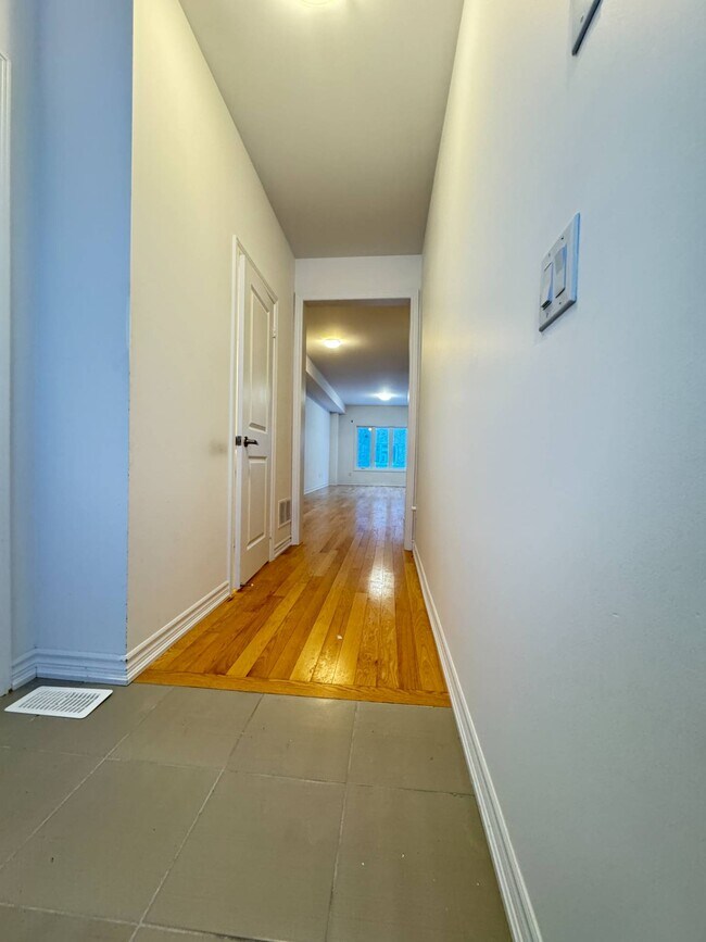 Building Photo - 22 Fennell St