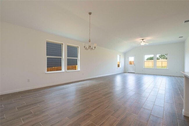 Building Photo - 113 Caterpillar Ln