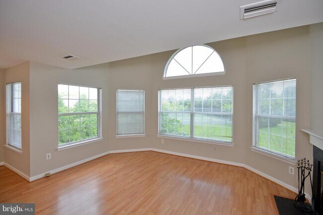 Building Photo - 5605 Willoughby Newton Dr