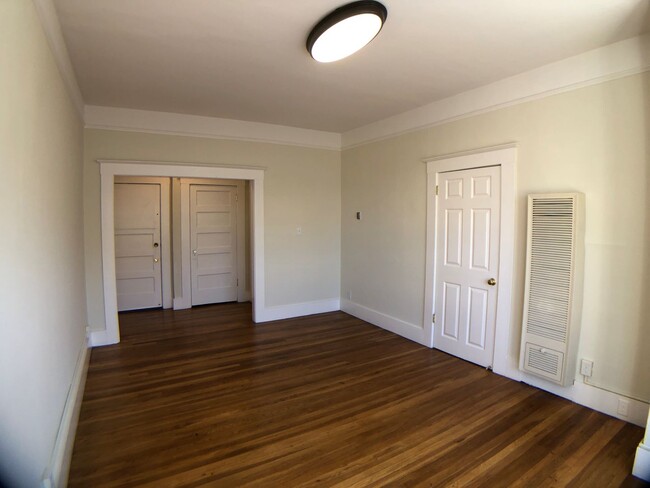 Foto del edificio - Remodeled 1 BR 1 BA**Great Location**Dishw...